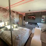 Paraiso Vip Tematico (adults Only) 호텔 Revilla De Camargo