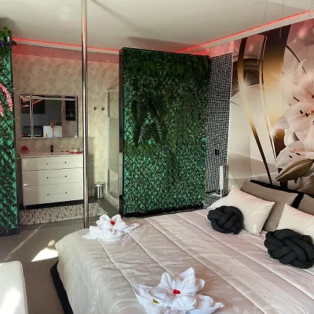 러브호텔 Paraiso Vip Tematico (adults Only) Revilla De Camargo