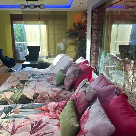 러브호텔 Paraiso Vip Tematico (adults Only) Revilla De Camargo